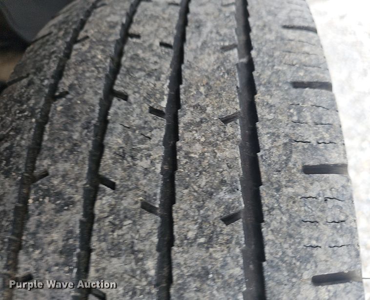 image for item EJ6199 2004 Chevrolet Silverado 1500 pickup truck