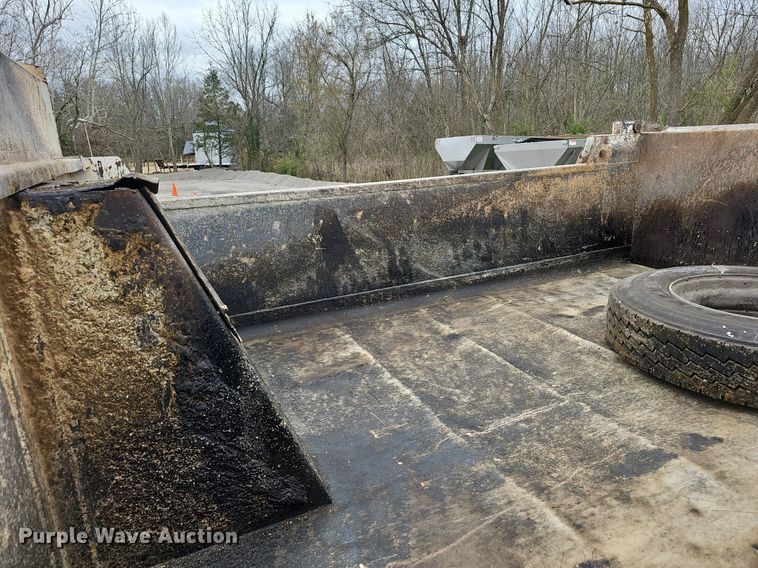 image for item EJ6200 1984 Chevrolet C70 dump truck