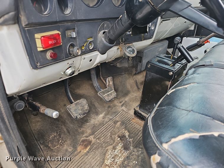 image for item EJ6200 1984 Chevrolet C70 dump truck