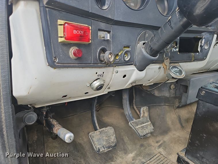 image for item EJ6200 1984 Chevrolet C70 dump truck