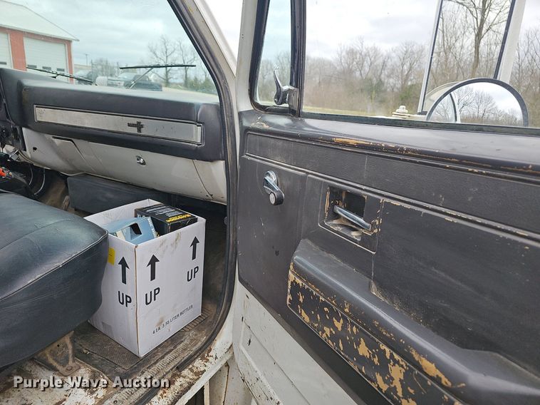 image for item EJ6200 1984 Chevrolet C70 dump truck