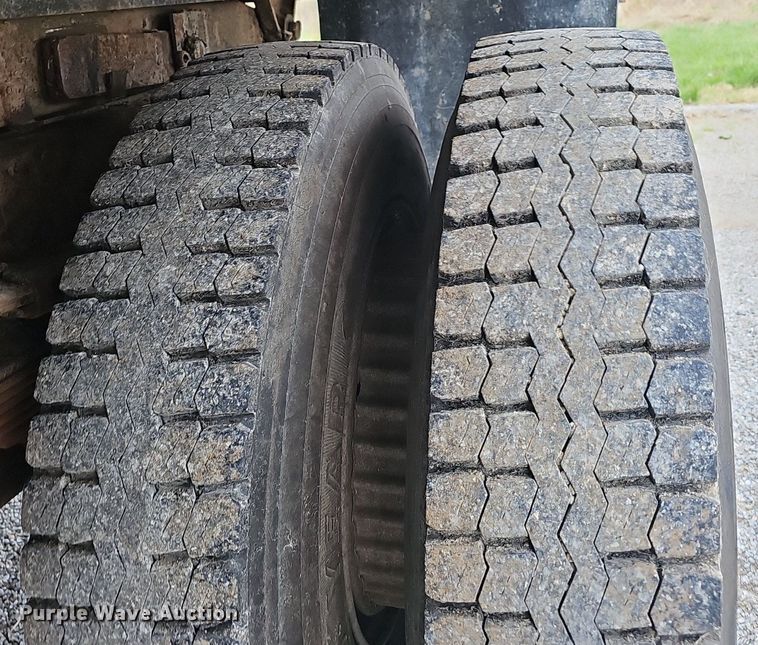 image for item EJ6200 1984 Chevrolet C70 dump truck