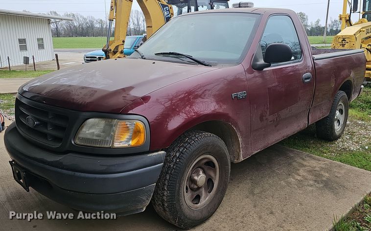 image for item EJ6235 2003 Ford F150 XL pickup truck