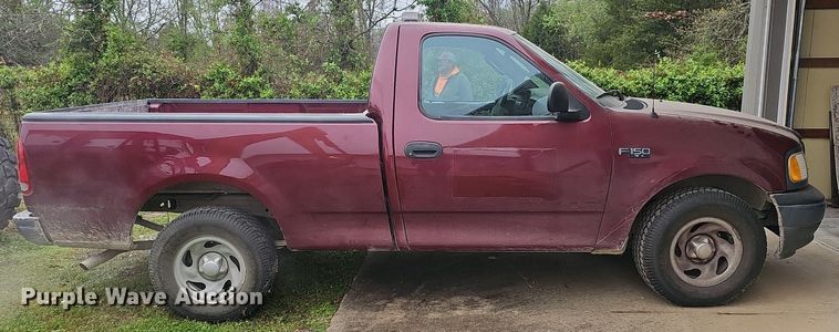 image for item EJ6235 2003 Ford F150 XL pickup truck
