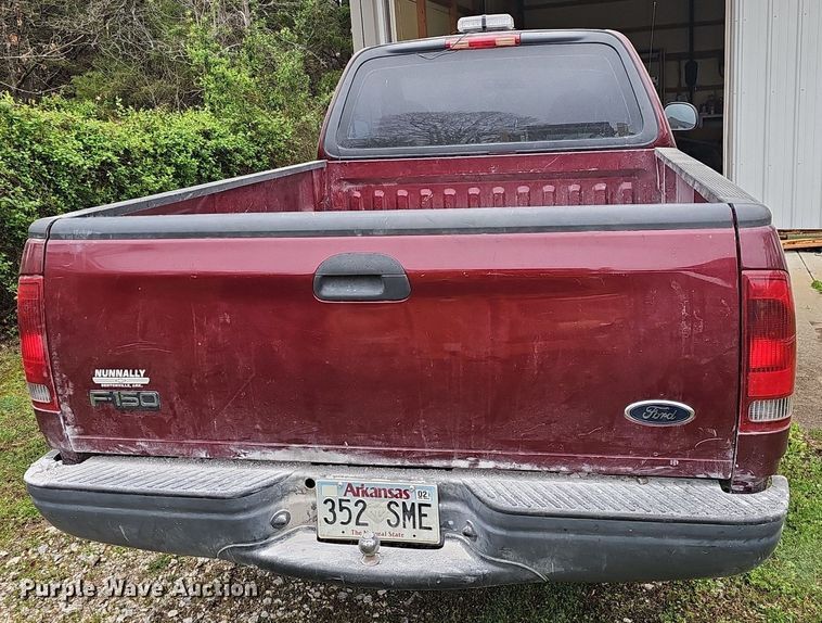 image for item EJ6235 2003 Ford F150 XL pickup truck