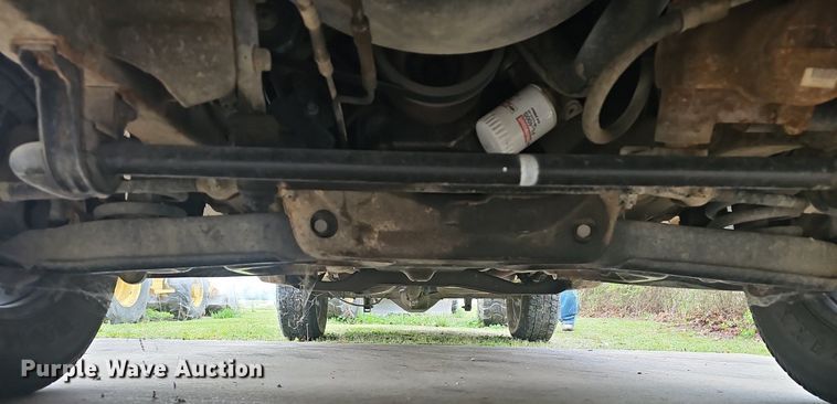 image for item EJ6235 2003 Ford F150 XL pickup truck
