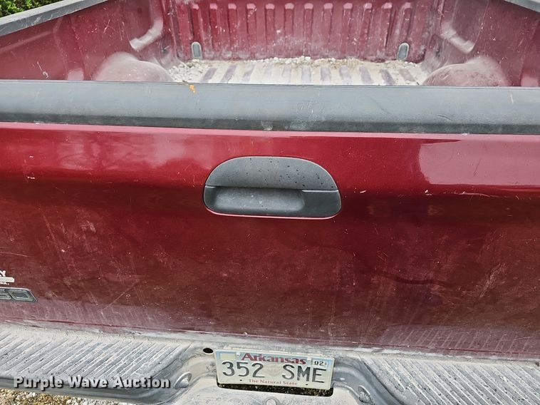 image for item EJ6235 2003 Ford F150 XL pickup truck