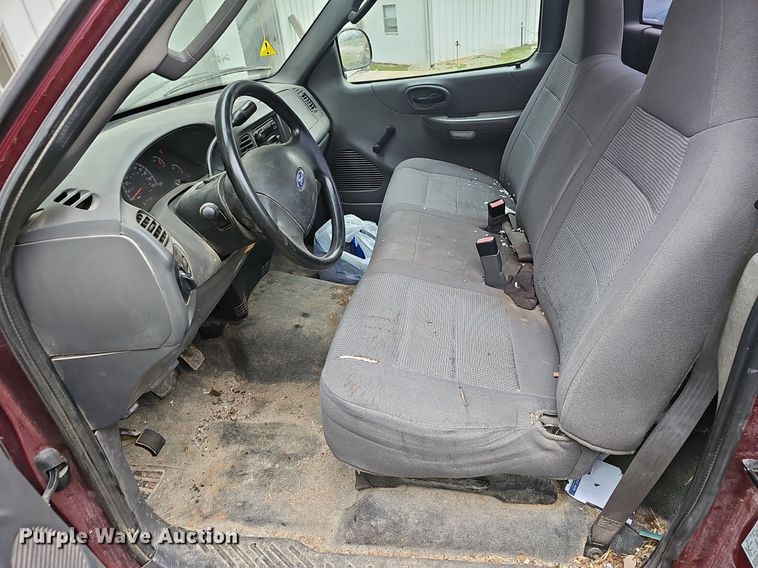 image for item EJ6235 2003 Ford F150 XL pickup truck