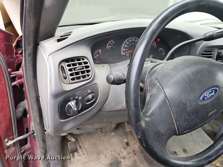 image for item EJ6235 2003 Ford F150 XL pickup truck