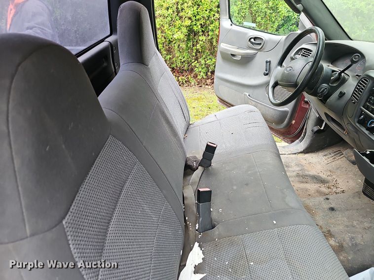 image for item EJ6235 2003 Ford F150 XL pickup truck