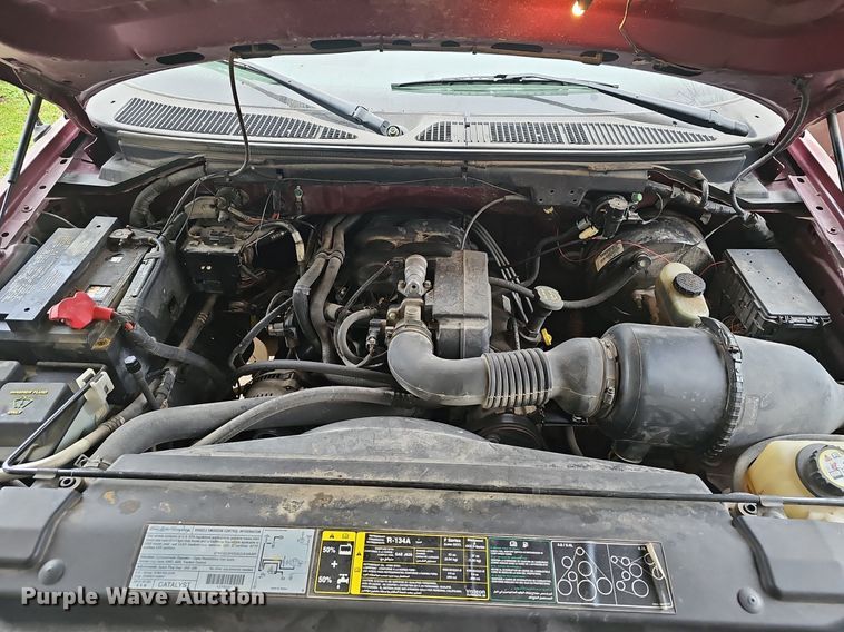 image for item EJ6235 2003 Ford F150 XL pickup truck