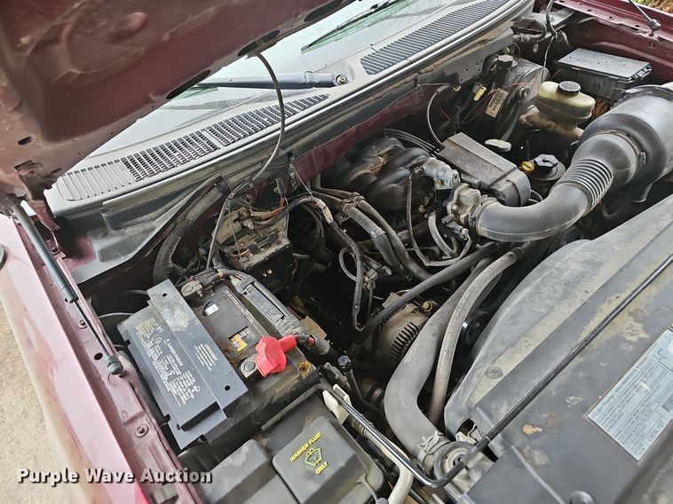 image for item EJ6235 2003 Ford F150 XL pickup truck