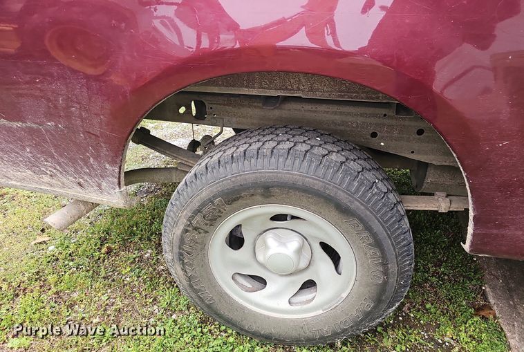 image for item EJ6235 2003 Ford F150 XL pickup truck
