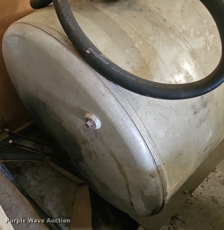 image for item EJ6237 Frieghtliner  fuel tank 