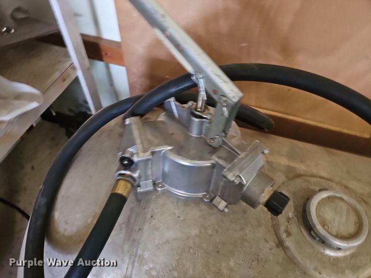 image for item EJ6237 Frieghtliner  fuel tank 