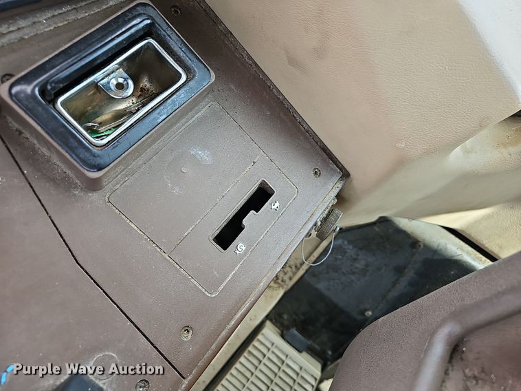 image for item EJ6241 2000 John Deere 6410 MFWD tractor