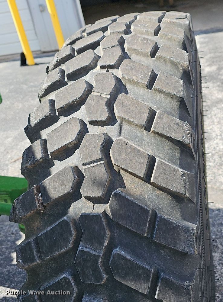 image for item EJ6241 2000 John Deere 6410 MFWD tractor