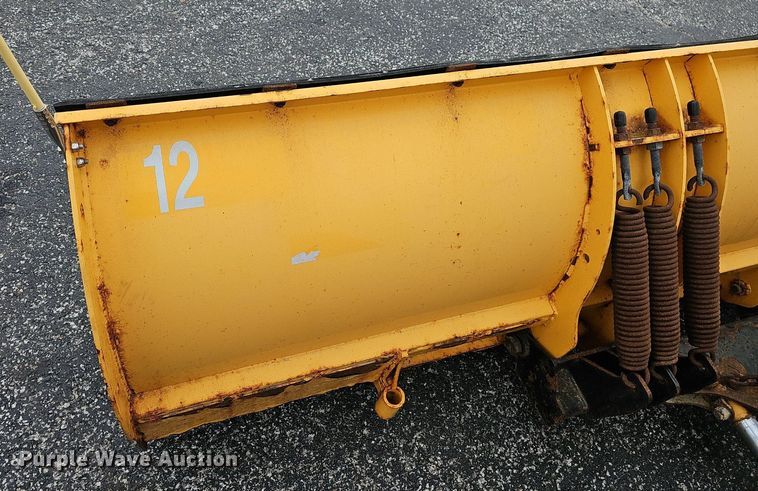 image for item EJ6242 2004 Ford  F550 Super Duty XL dump truck