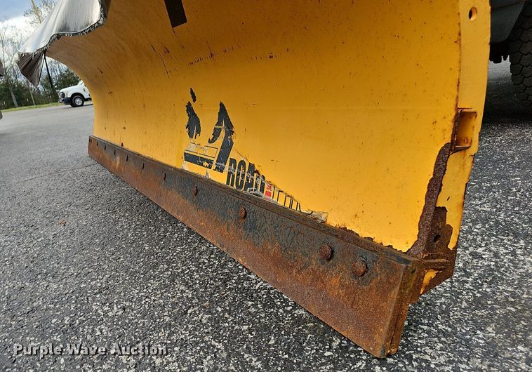 image for item EJ6242 2004 Ford  F550 Super Duty XL dump truck