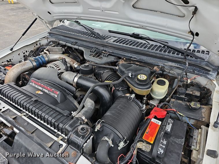 image for item EJ6242 2004 Ford  F550 Super Duty XL dump truck