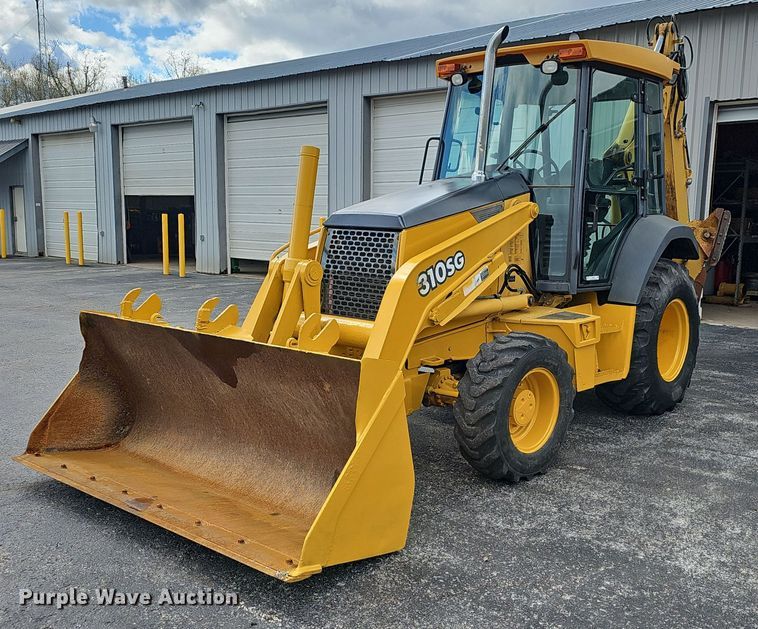 image for item EJ6243 2004 John Deere 310SG backhoe