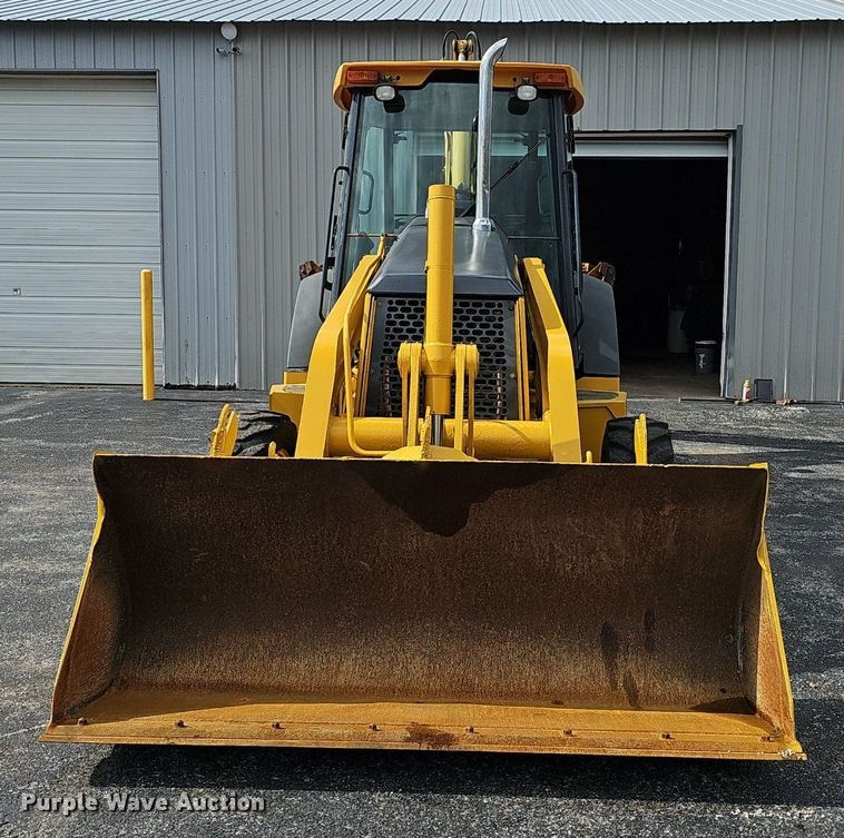 image for item EJ6243 2004 John Deere 310SG backhoe