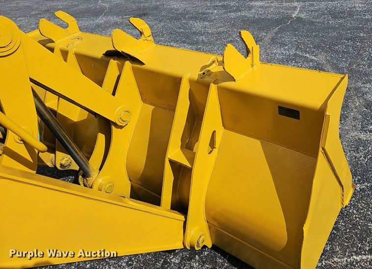 image for item EJ6243 2004 John Deere 310SG backhoe