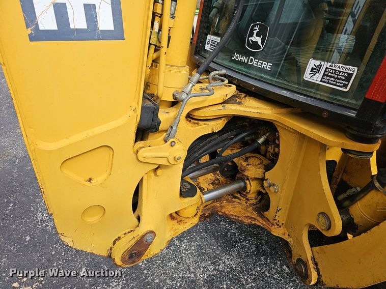 image for item EJ6243 2004 John Deere 310SG backhoe