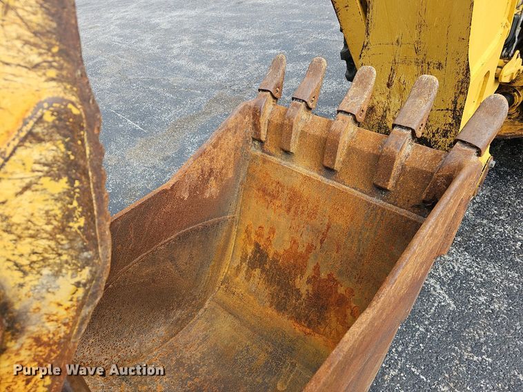 image for item EJ6243 2004 John Deere 310SG backhoe