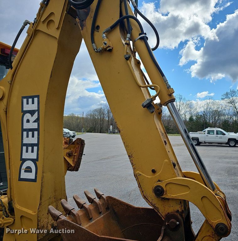 image for item EJ6243 2004 John Deere 310SG backhoe