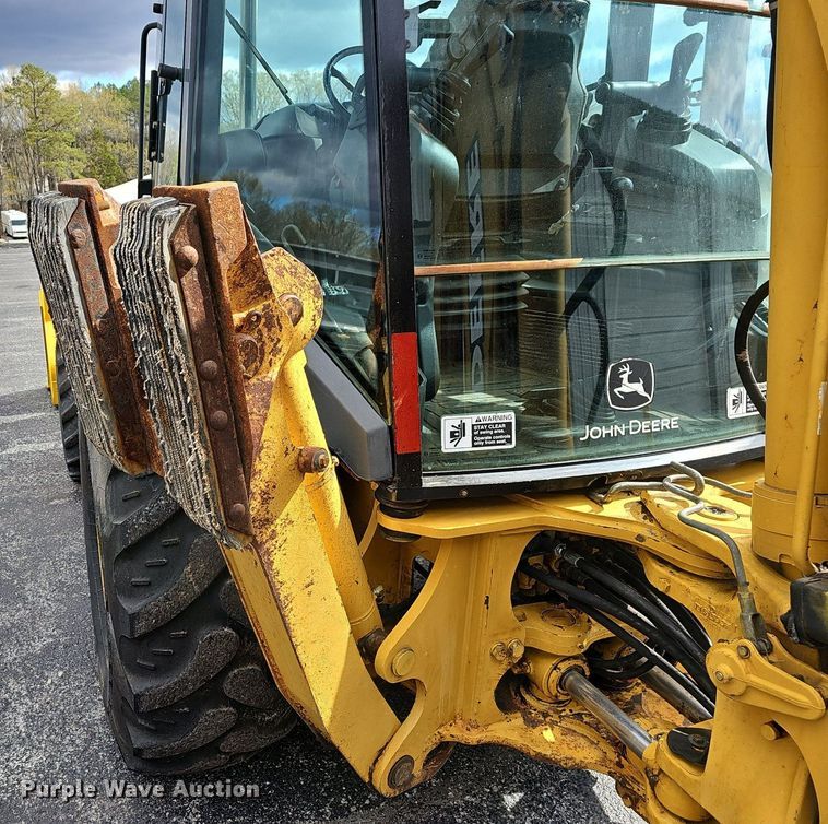 image for item EJ6243 2004 John Deere 310SG backhoe