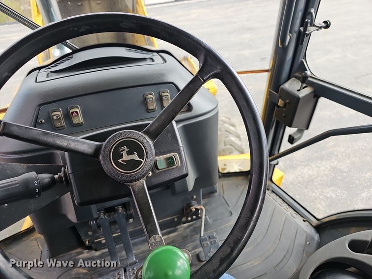 image for item EJ6243 2004 John Deere 310SG backhoe