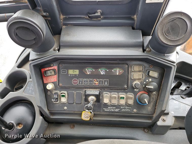 image for item EJ6243 2004 John Deere 310SG backhoe