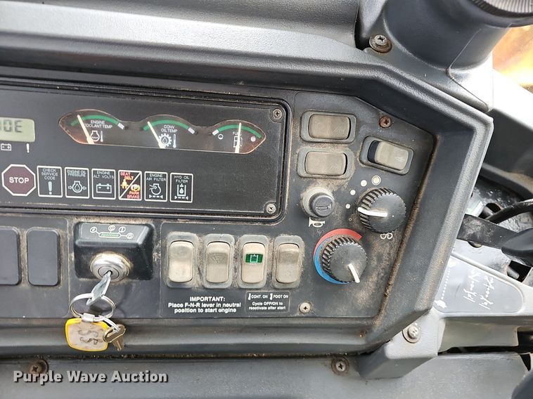 image for item EJ6243 2004 John Deere 310SG backhoe