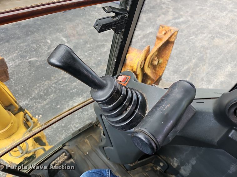 image for item EJ6243 2004 John Deere 310SG backhoe