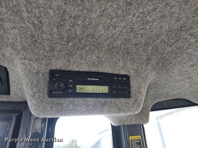 image for item EJ6243 2004 John Deere 310SG backhoe