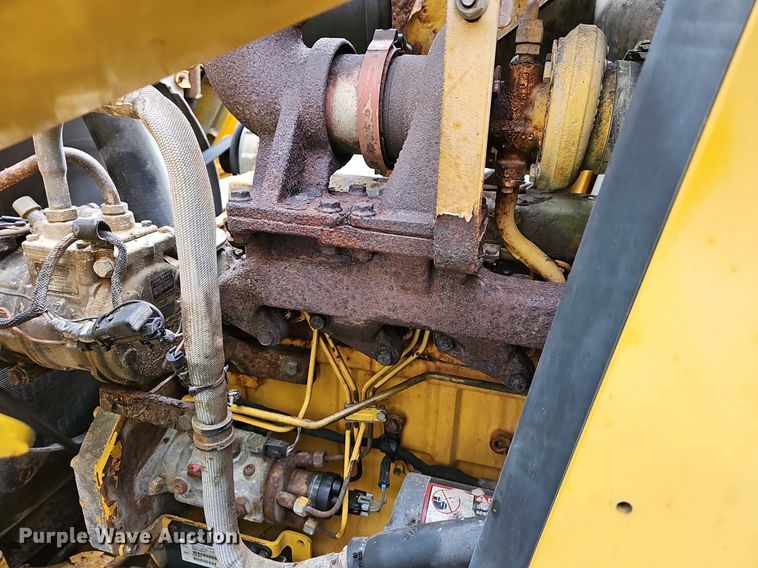 image for item EJ6243 2004 John Deere 310SG backhoe