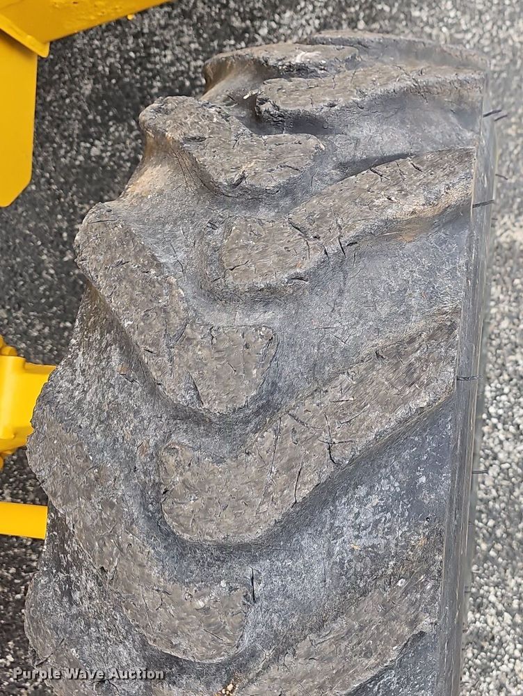 image for item EJ6243 2004 John Deere 310SG backhoe