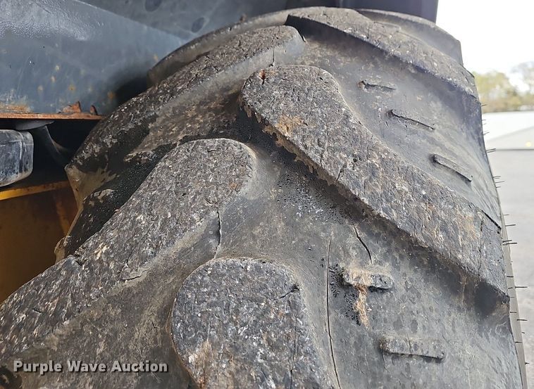 image for item EJ6243 2004 John Deere 310SG backhoe