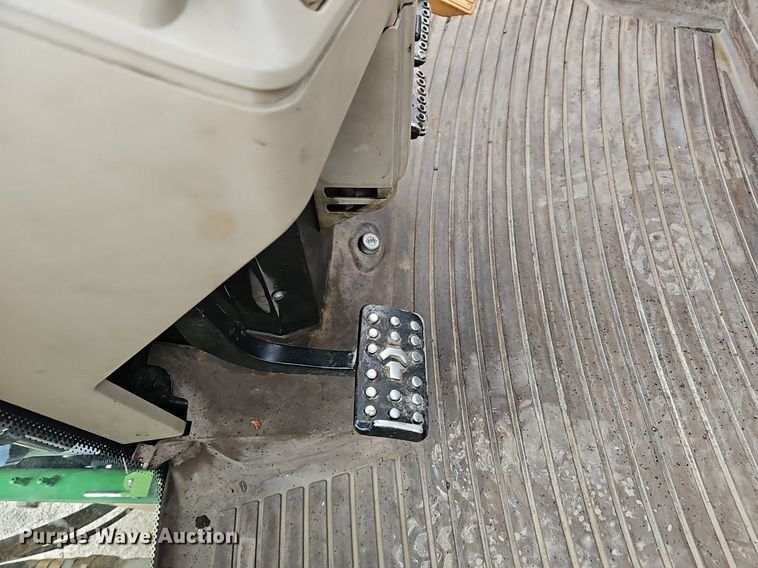 image for item EJ6245 2002 John Deere 6420 MFWD tractor