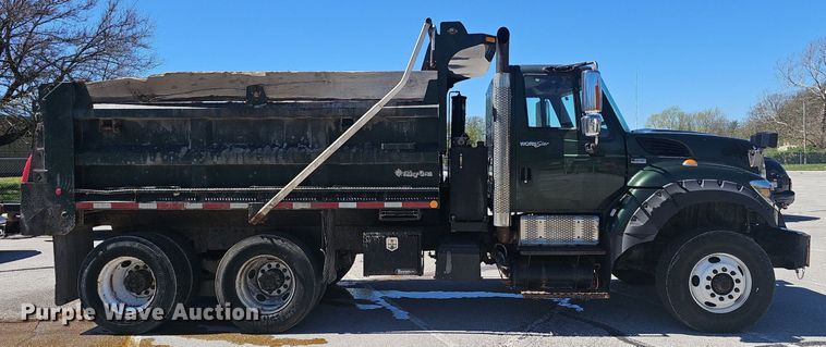 image for item EJ6250 2013 International 7600  dump truck