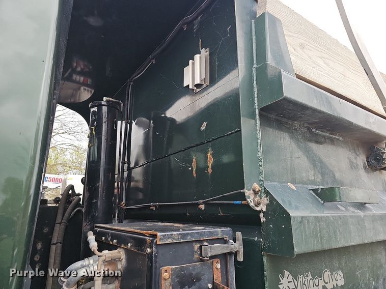 image for item EJ6250 2013 International 7600  dump truck