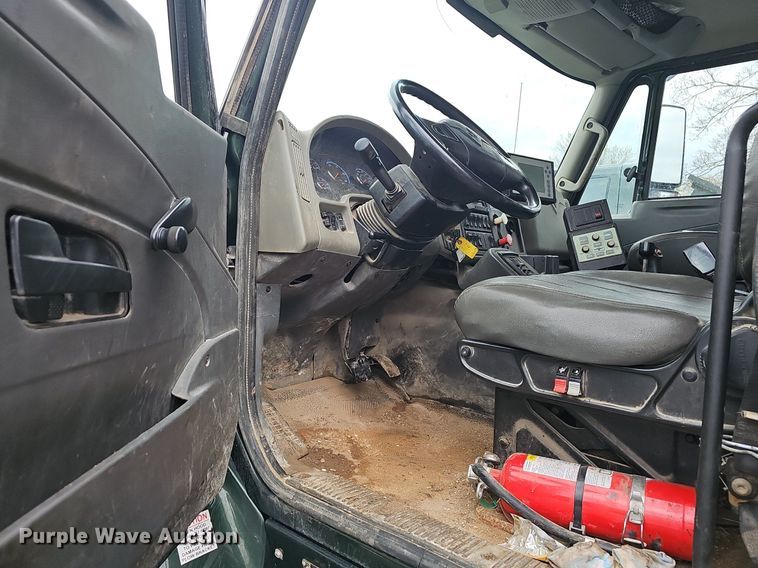 image for item EJ6250 2013 International 7600  dump truck