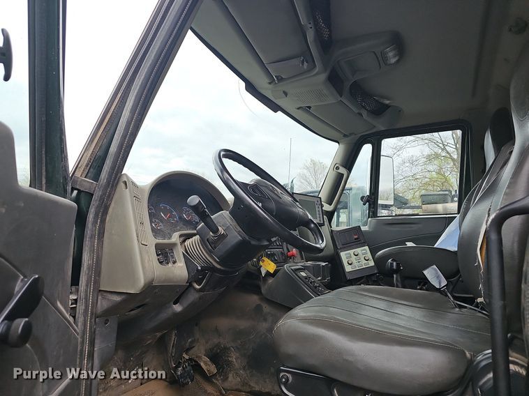 image for item EJ6250 2013 International 7600  dump truck