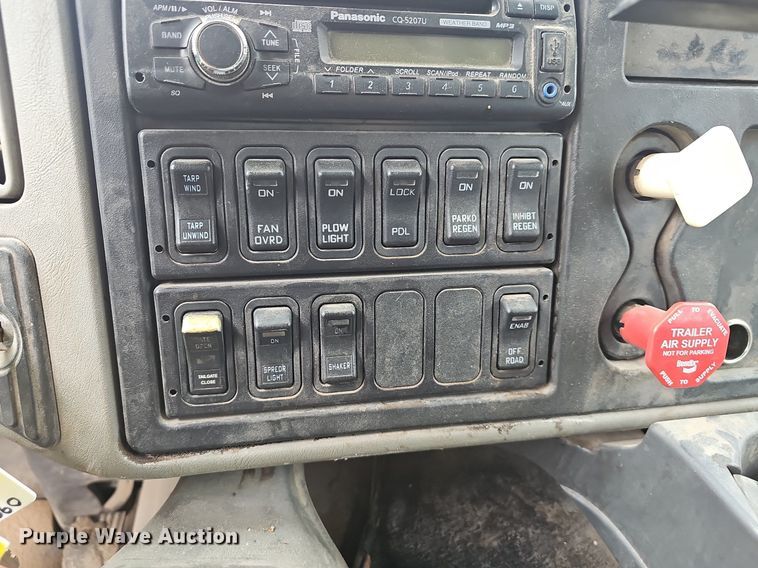 image for item EJ6250 2013 International 7600  dump truck