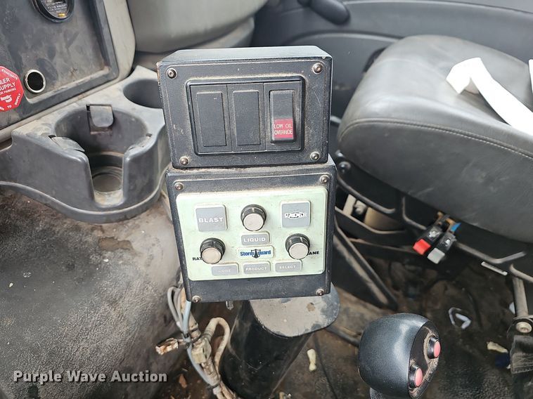 image for item EJ6250 2013 International 7600  dump truck