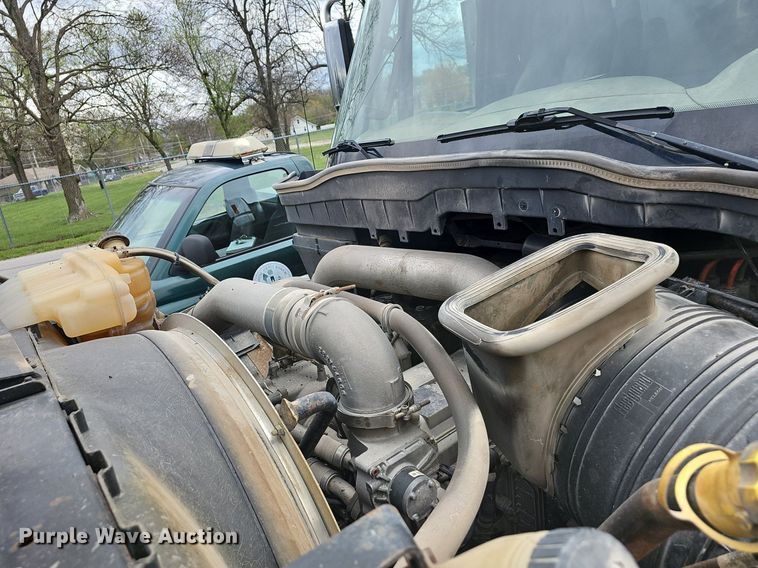 image for item EJ6250 2013 International 7600  dump truck