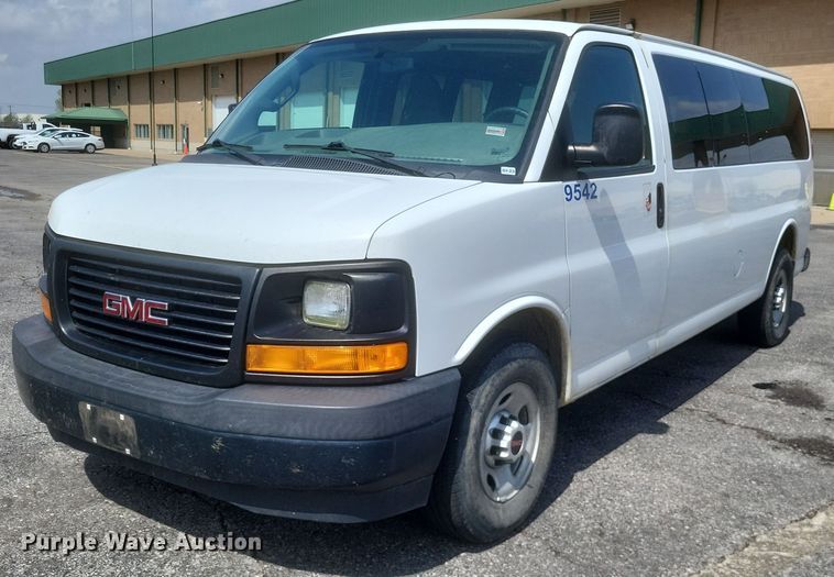 image for item EJ7858 2017 GMC Savana 3500 van