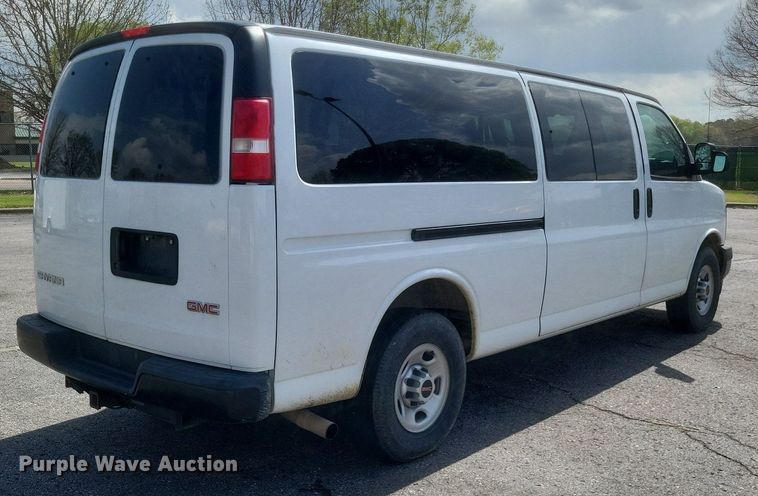 image for item EJ7858 2017 GMC Savana 3500 van