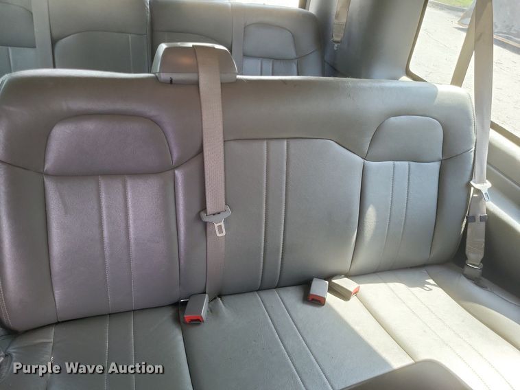 image for item EJ7858 2017 GMC Savana 3500 van